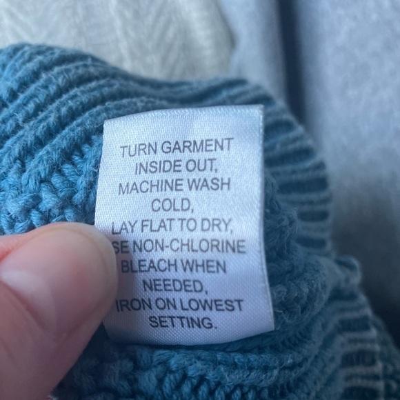 Kendall and Kylie Cropped Sweater in Distressed Blue - Size Small - Picture 11 of 11